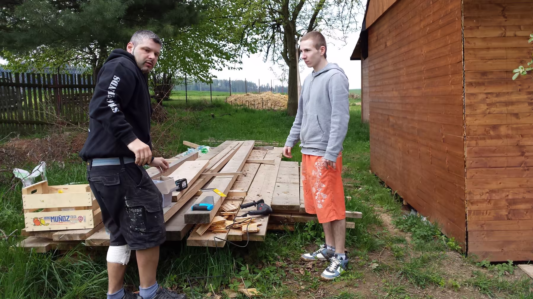 Pripravené drevo na stavbu