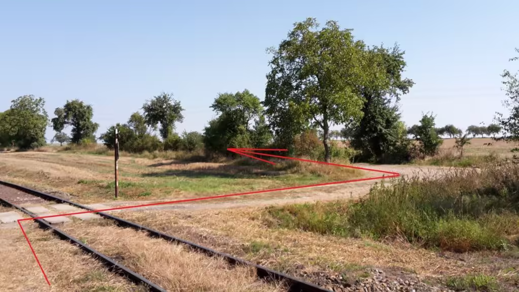 Vyznačená cesta od kolejí
