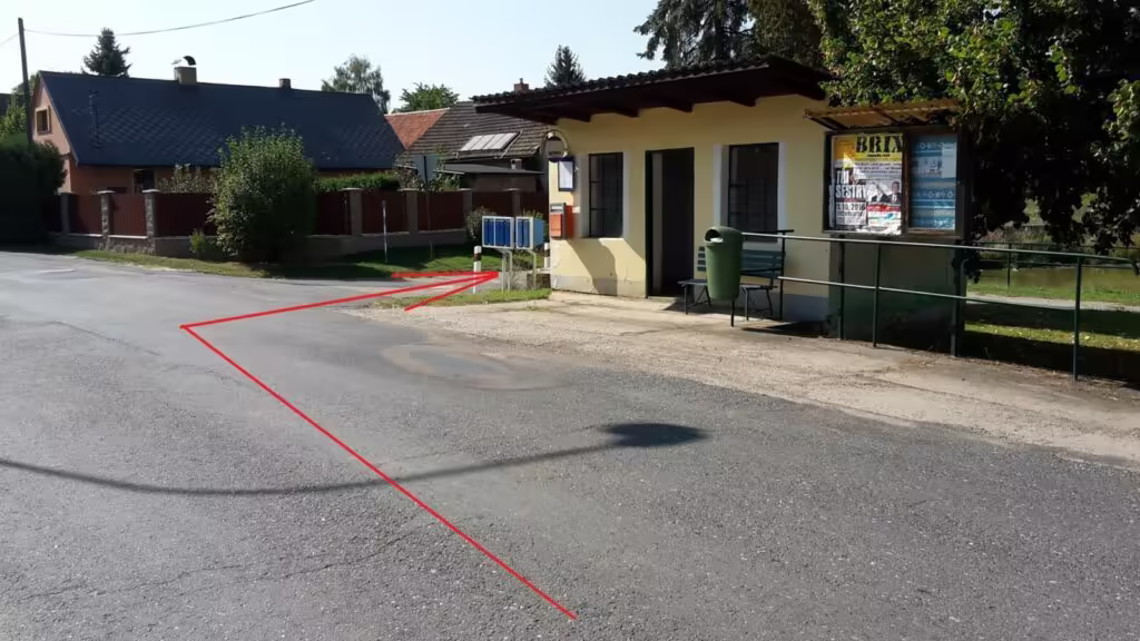 Náves s obchodem na trase