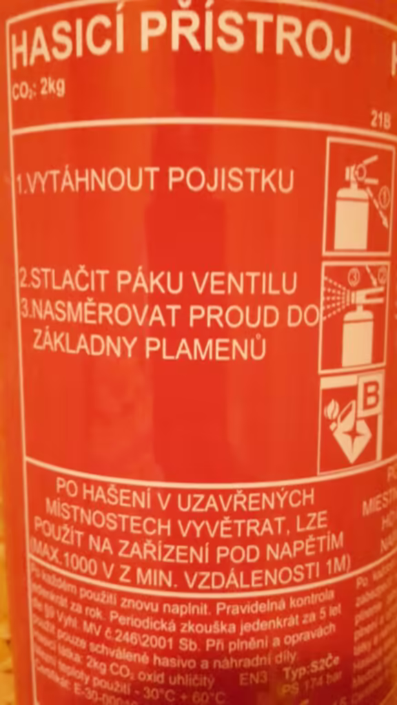 Štítek hasicího přístroje CO2 s návodem k použití