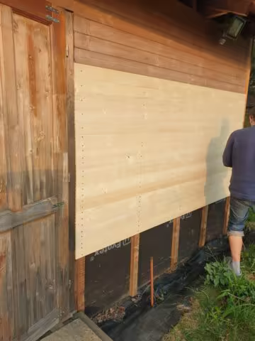 Montáž vnějšího obkladu na stěnu svatyně