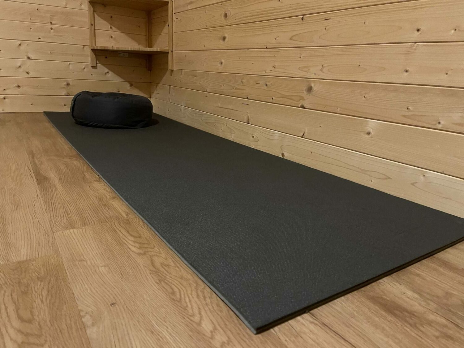 Karimatka a meditační polštářek